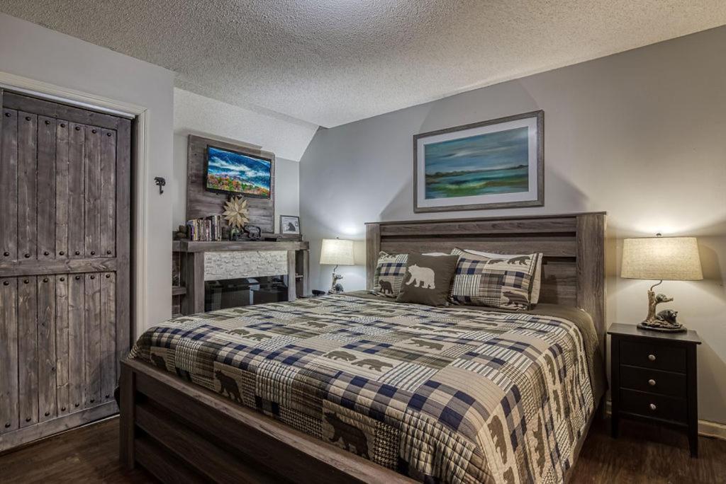 Moonshine Chalet, Hot Tub, Pool Access, Wifi, 1089 Free Tickets Each Paid Day, Dollywood And More Gatlinburg Εξωτερικό φωτογραφία