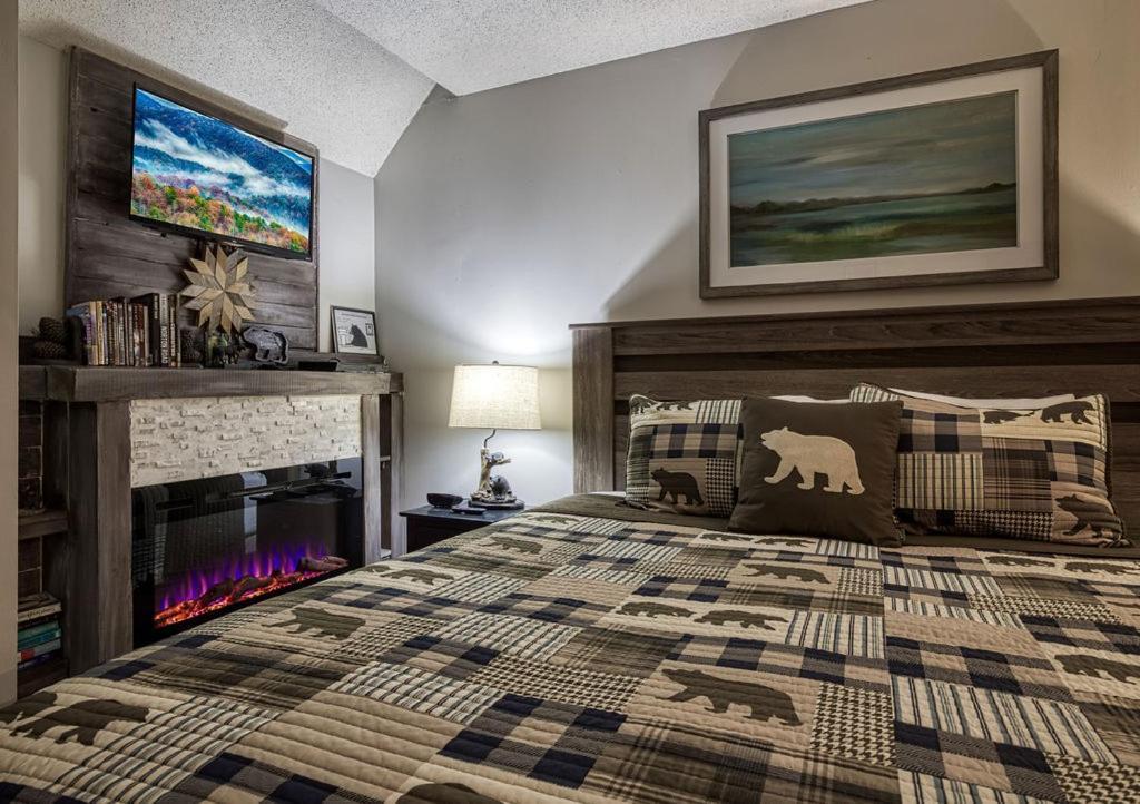 Moonshine Chalet, Hot Tub, Pool Access, Wifi, 1089 Free Tickets Each Paid Day, Dollywood And More Gatlinburg Εξωτερικό φωτογραφία