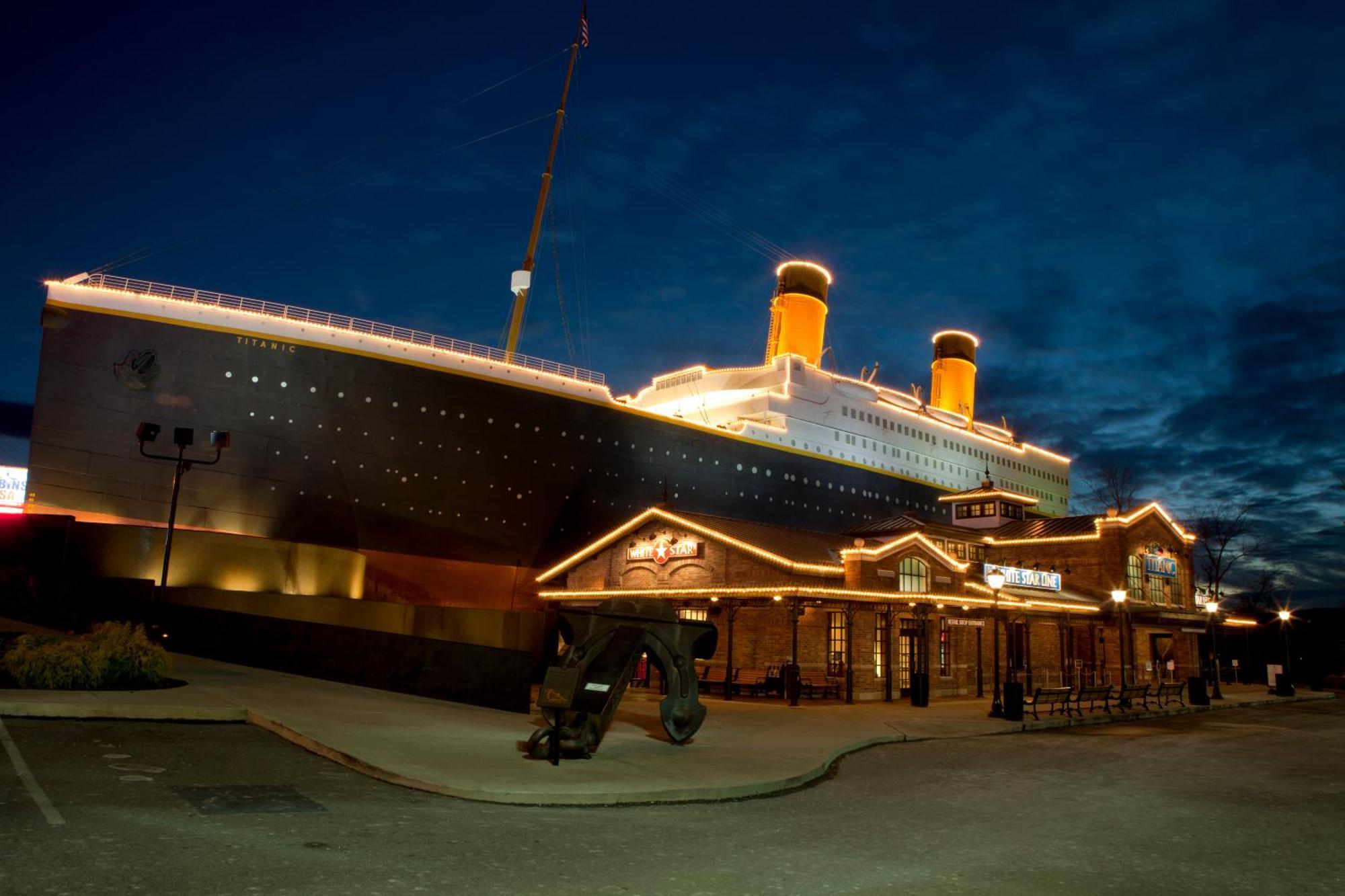 Moonshine Chalet, Hot Tub, Pool Access, Wifi, 1089 Free Tickets Each Paid Day, Dollywood And More Gatlinburg Εξωτερικό φωτογραφία